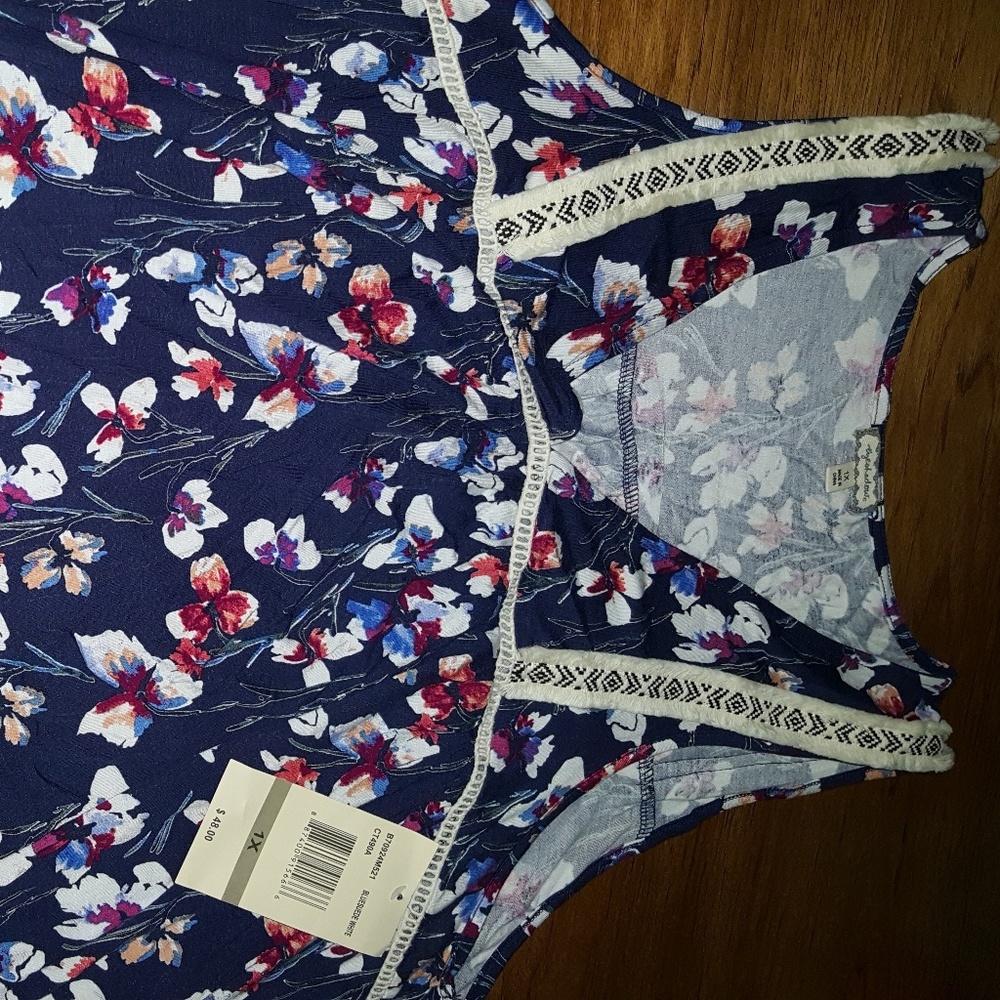 Eyeshadow Floral Tank Top